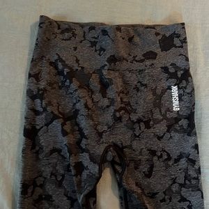 Camo gymshark leggings with butt scrunch